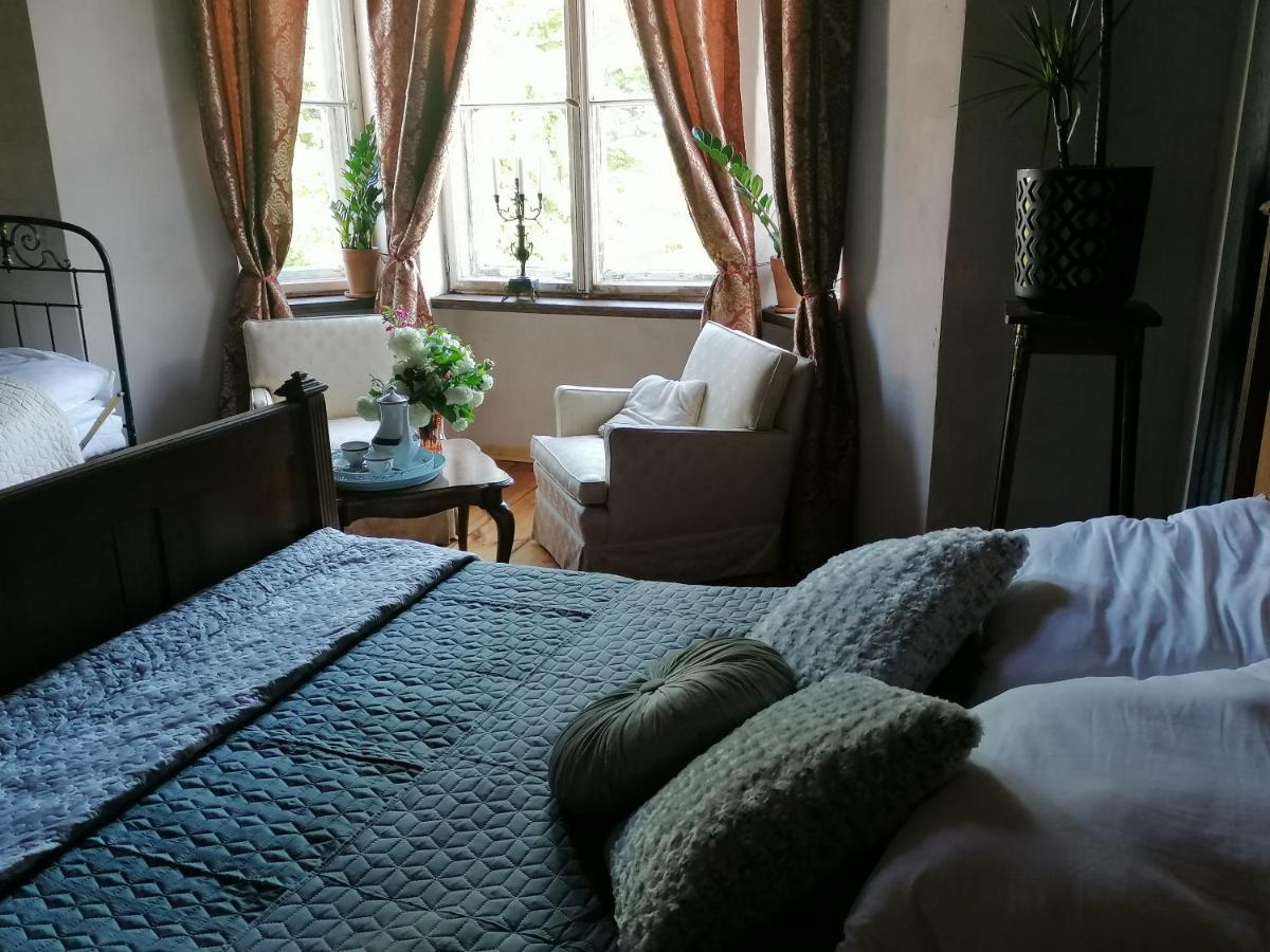 Palac Paprotno Karnice Экстерьер фото