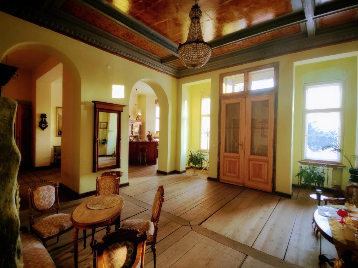 Palac Paprotno Karnice Экстерьер фото