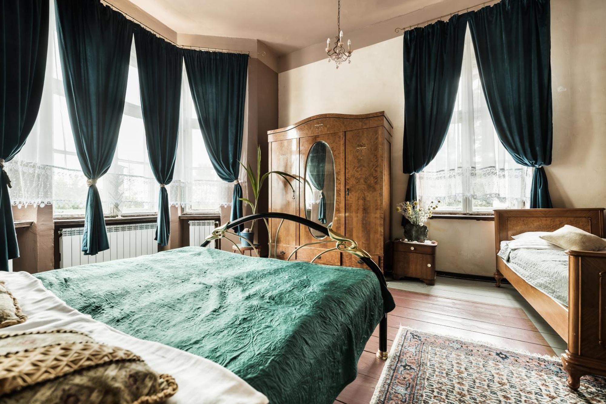 Palac Paprotno Karnice Экстерьер фото